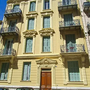 https://appartement-nice-06000-4.fr-provencehotel.com